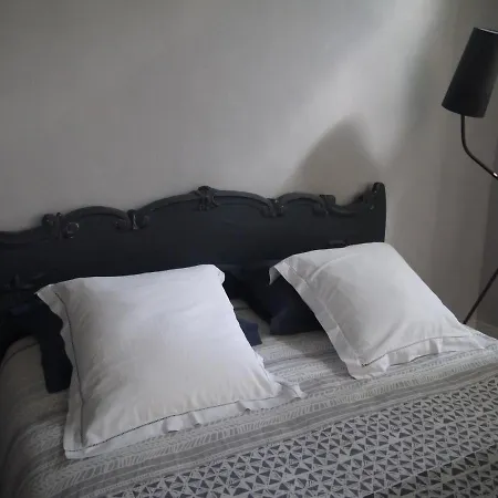 Domaine D'entudelle Bed & Breakfast